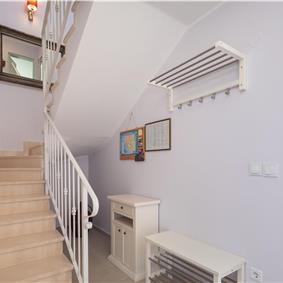 4 Bedroom Villa with Pool near Milna, Brac Island Sleeps 8 